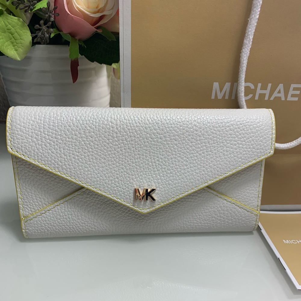 MICHAEL Michael Kors Slim Envelope Leather…